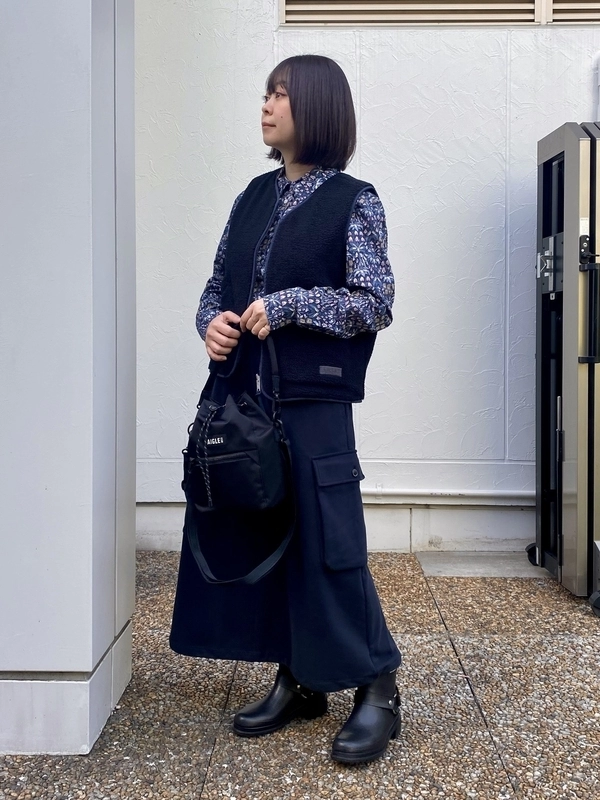 レディース インサレーション リバーシブルベスト ZBFBL47 - AIGLE